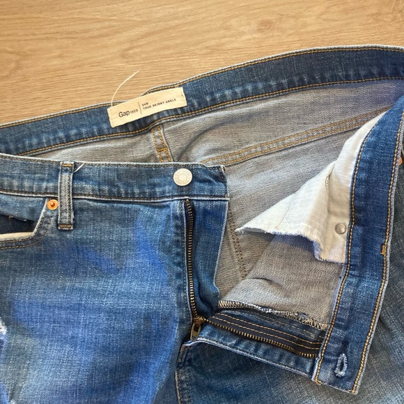 GAP 34R Stretchy Raw Edge Jeans - Picture 11 of 11